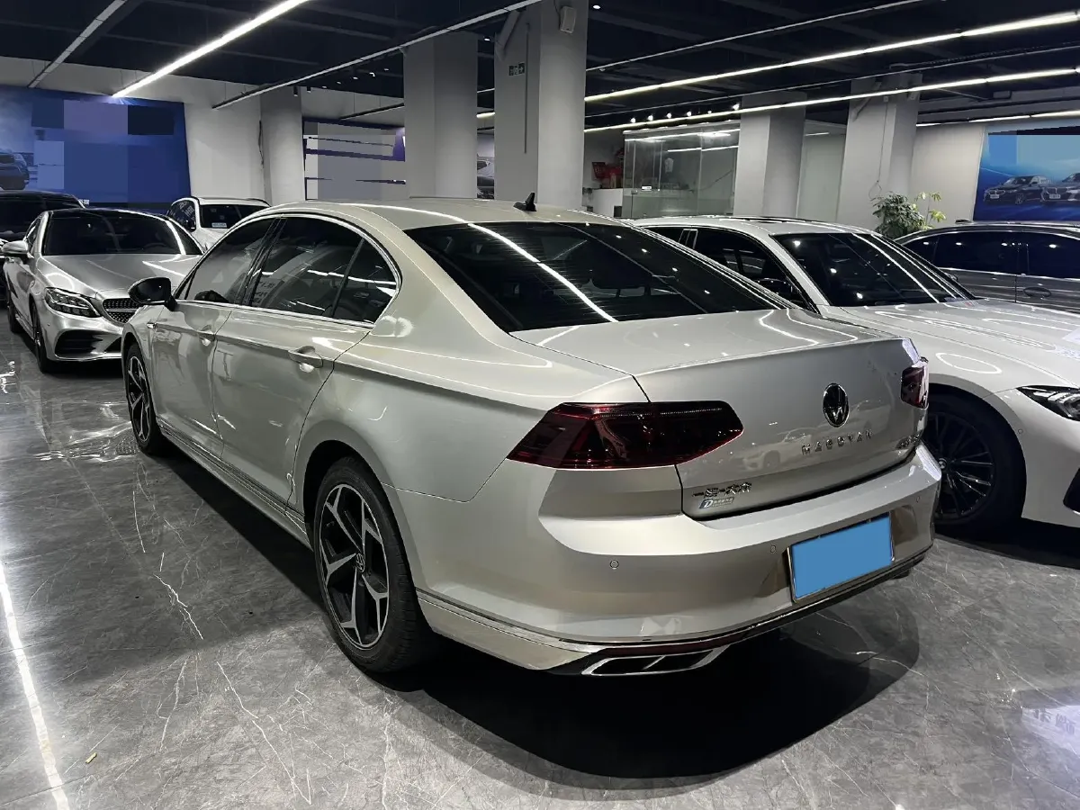 2023 Volkswagen Magotan 2.0T 186HP L4 7DCT,autocango,china used car exporter,china ev exporter,chinese used car exporter,chinese used ev exporter