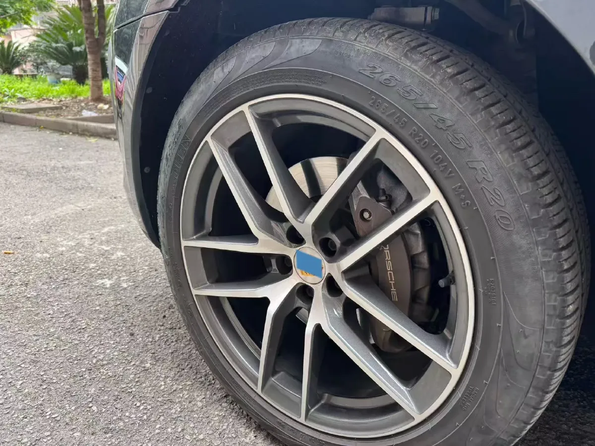 2023 Porsche Macan 2.0T 265HP L4 7DCT,autocango,china used car exporter,china ev exporter,chinese used car exporter,chinese used ev exporter