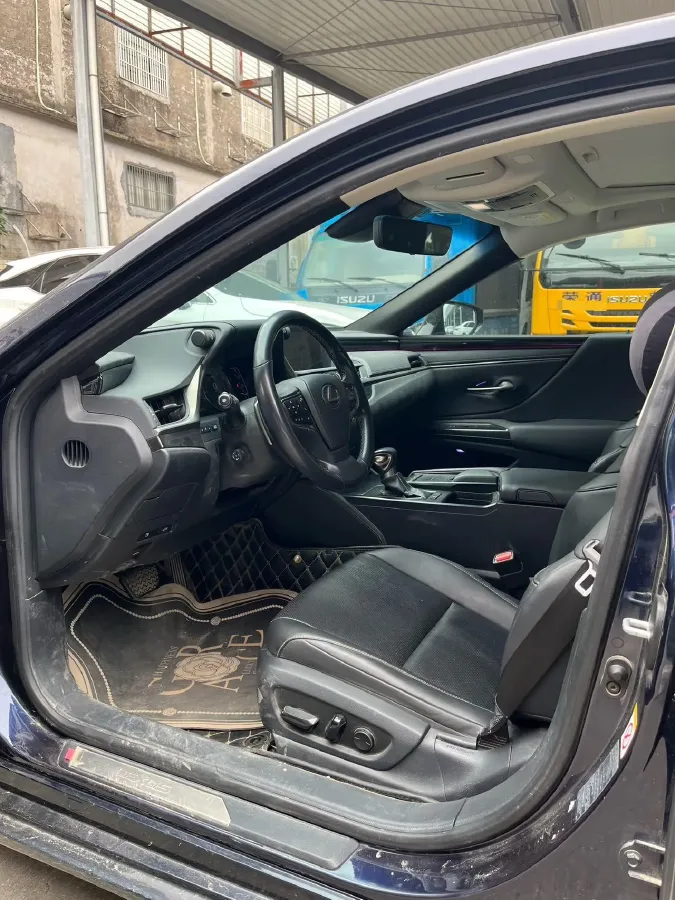 2018 Lexus ES 2.0L 167HP L4 6AT,autocango,china used car exporter,china ev exporter,chinese used car exporter,chinese used ev exporter