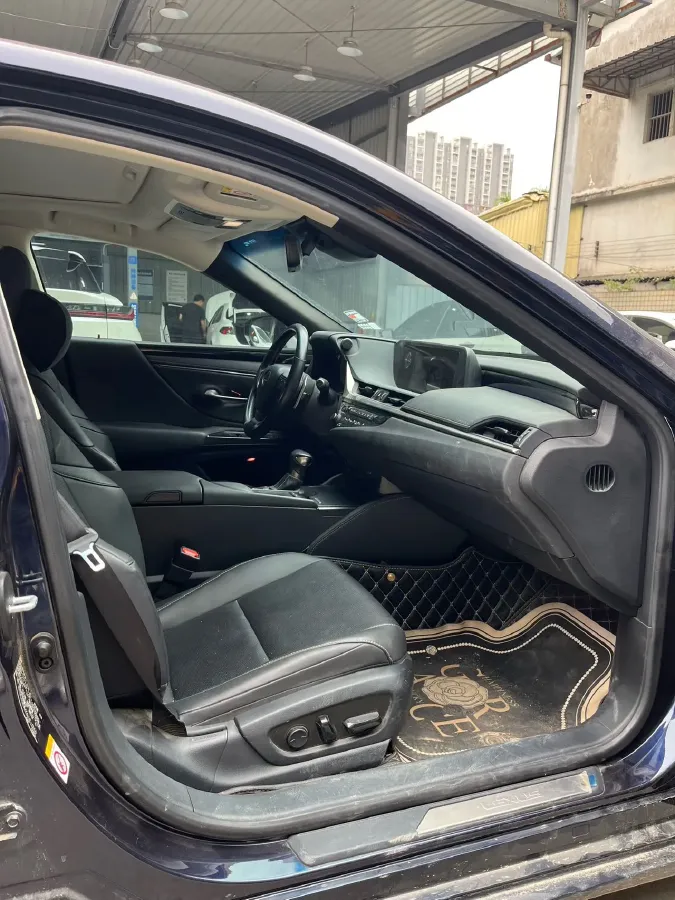 2018 Lexus ES 2.0L 167HP L4 6AT,autocango,china used car exporter,china ev exporter,chinese used car exporter,chinese used ev exporter