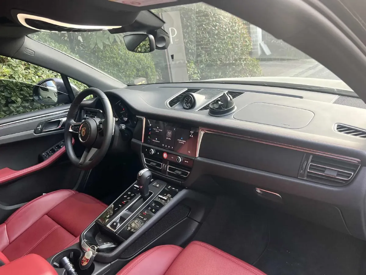 2025 Porsche Macan 2.0T 265HP L4 7DCT,autocango,china used car exporter,china ev exporter,chinese used car exporter,chinese used ev exporter
