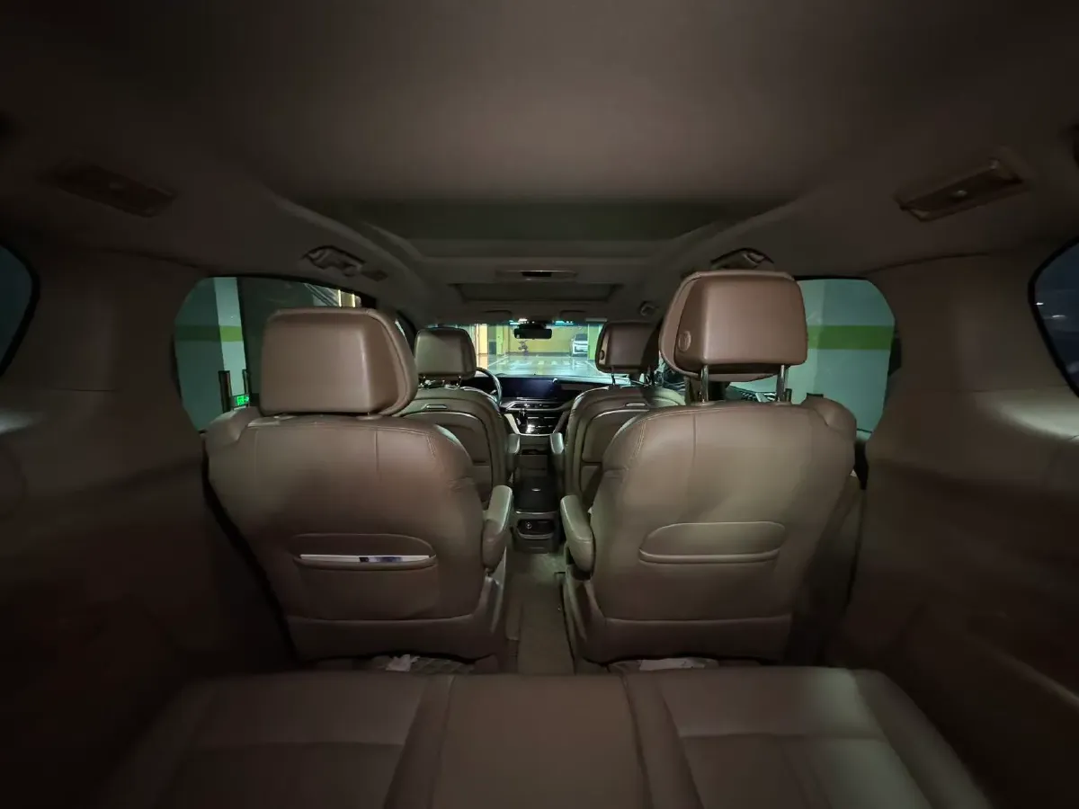 2021 Buick GL8 2.0T 237HP L4 9AT,autocango,china used car exporter,china ev exporter,chinese used car exporter,chinese used ev exporter