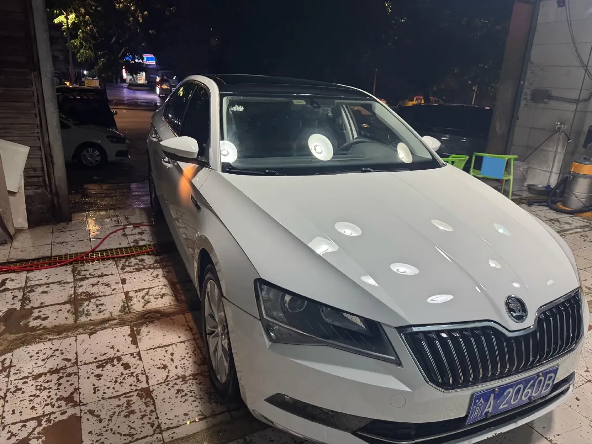 2018 Skoda Superb 1.8T 180HP L4 7DCT,autocango,china used car exporter,china ev exporter,chinese used car exporter,chinese used ev exporter