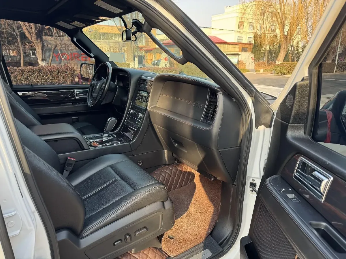 2017 Lincoln Navigator 3.5T 355HP V6 6AT,autocango,china used car exporter,china ev exporter,chinese used car exporter,chinese used ev exporter