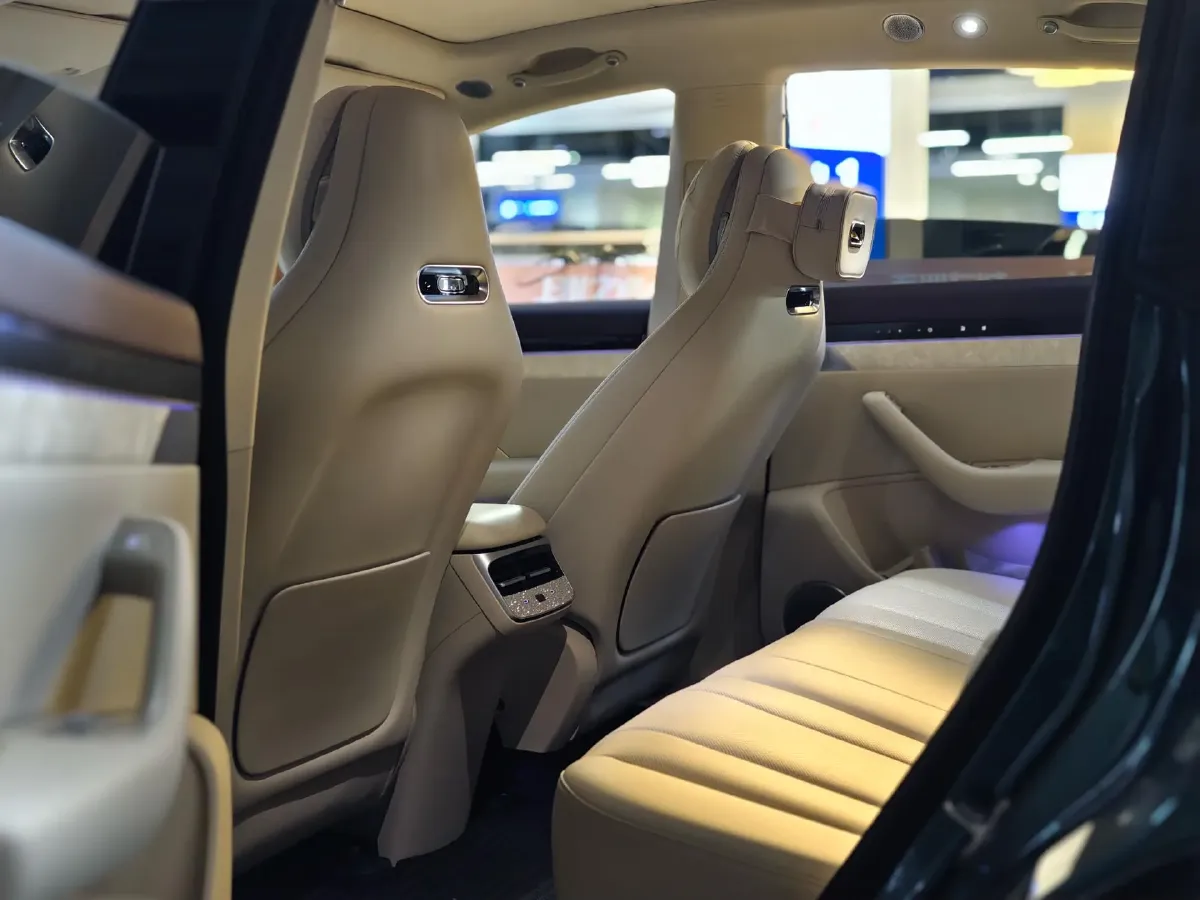 2026 Luxeed R7 REEV 156HP REEV,autocango,china used car exporter,china ev exporter,chinese used car exporter,chinese used ev exporter