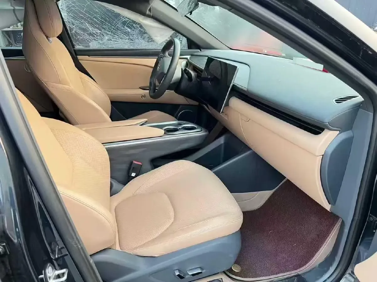 2024 HongQi H5 2.0T 224HP L4 8AT,autocango,china used car exporter,china ev exporter,chinese used car exporter,chinese used ev exporter