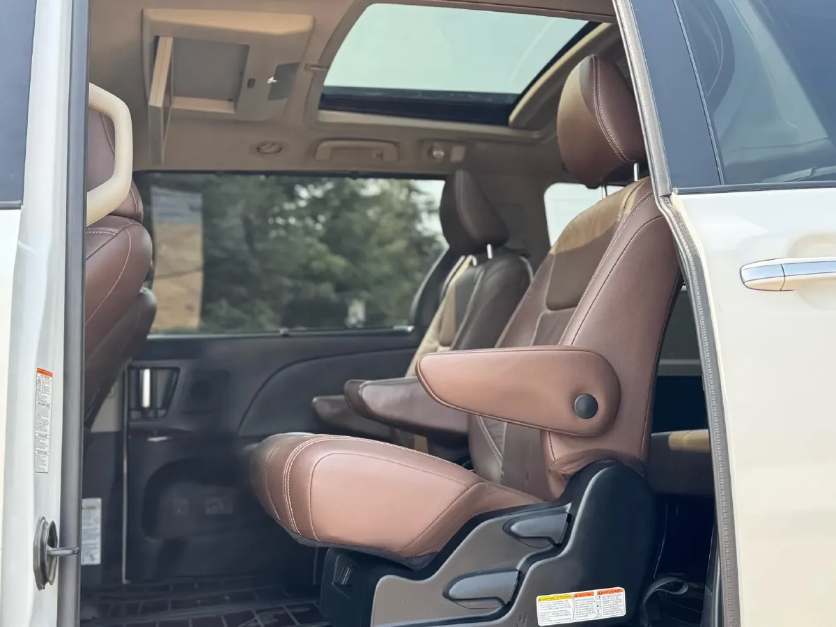 2018 Toyota Highlander 2.0T 220HP L4 6AT,autocango,china used car exporter,china ev exporter,chinese used car exporter,chinese used ev exporter