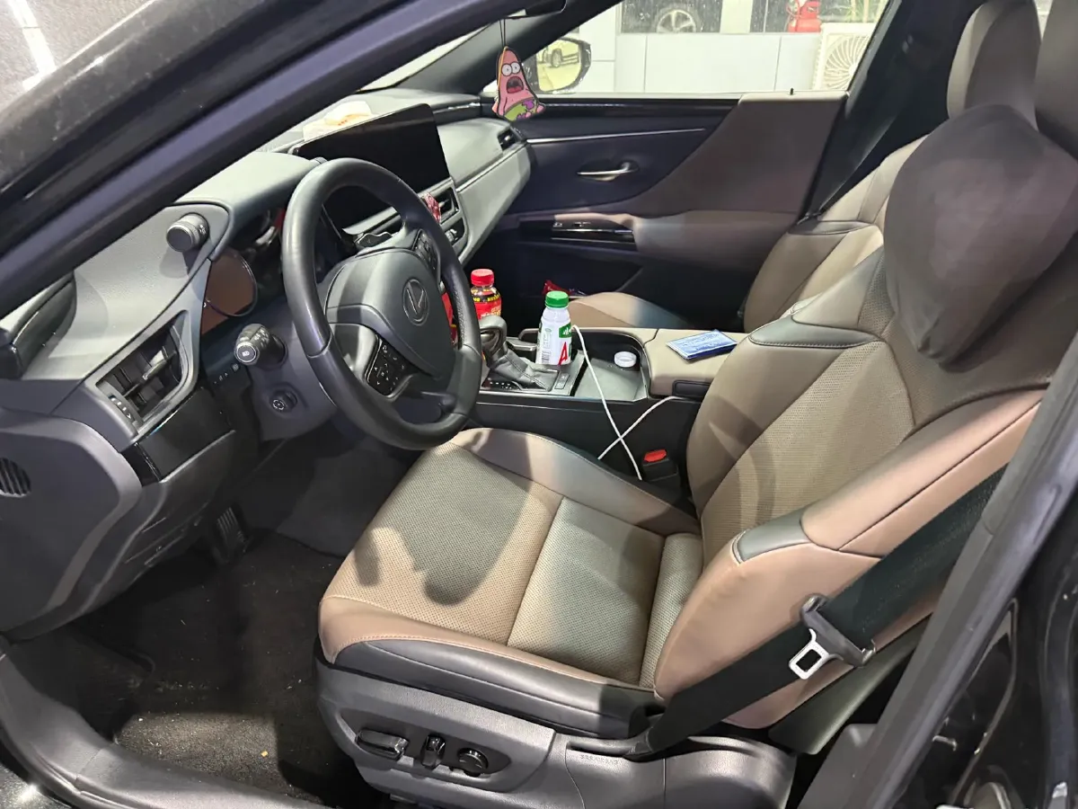 2022 Lexus ES 2.5L 178HP L4 E-CVT Hybrid,autocango,china used car exporter,china ev exporter,chinese used car exporter,chinese used ev exporter