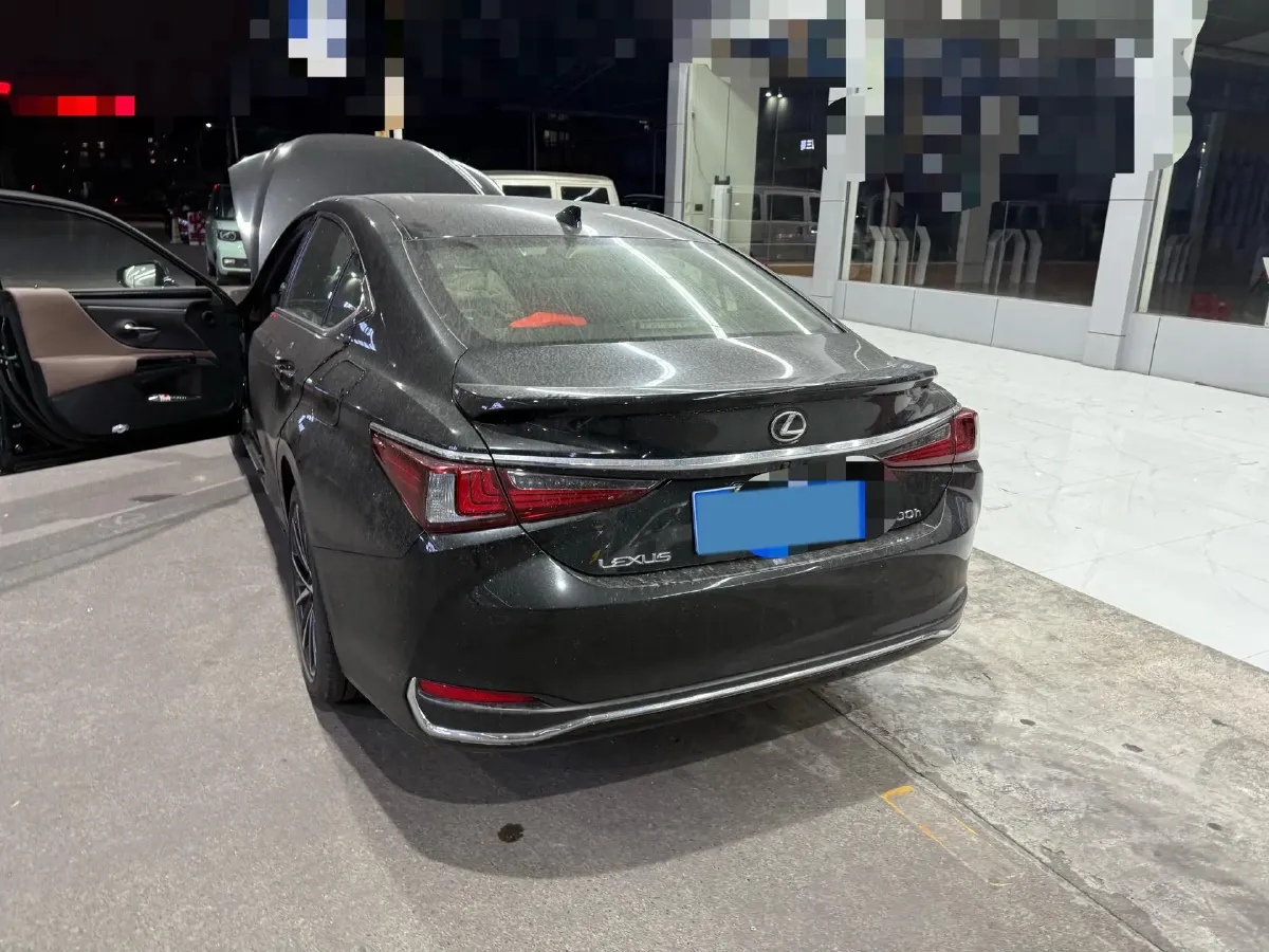 2022 Lexus ES 2.5L 178HP L4 E-CVT Hybrid,autocango,china used car exporter,china ev exporter,chinese used car exporter,chinese used ev exporter