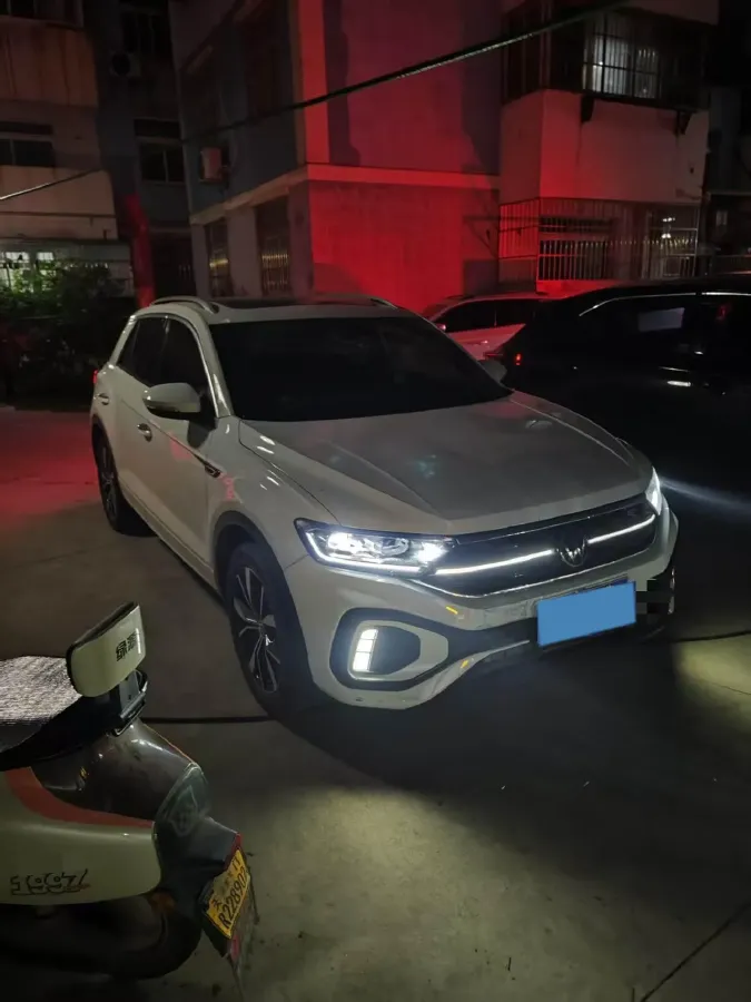 2023 Volkswagen T-Roc 1.5T 160HP L4 7DCT,autocango,china used car exporter,china ev exporter,chinese used car exporter,chinese used ev exporter