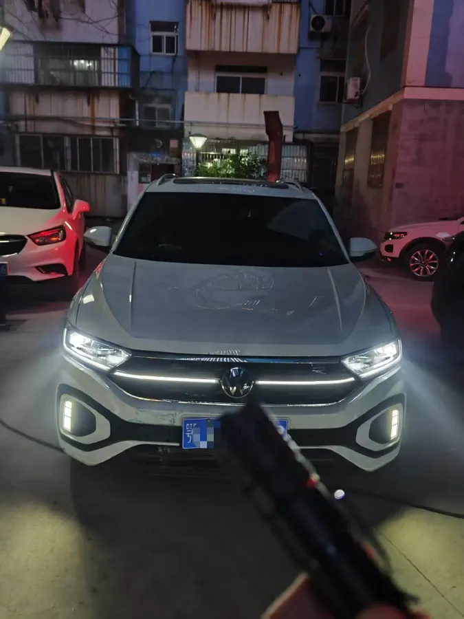 2023 Volkswagen T-Roc 1.5T 160HP L4 7DCT,autocango,china used car exporter,china ev exporter,chinese used car exporter,chinese used ev exporter