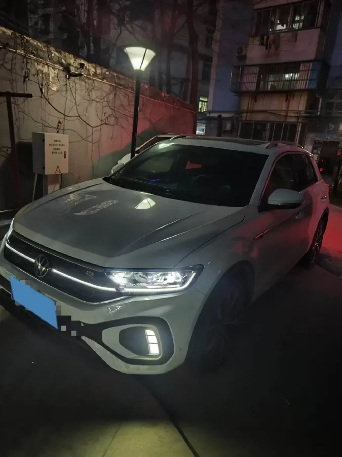 2023 Volkswagen T-Roc 1.5T 160HP L4 7DCT,autocango,china used car exporter,china ev exporter,chinese used car exporter,chinese used ev exporter