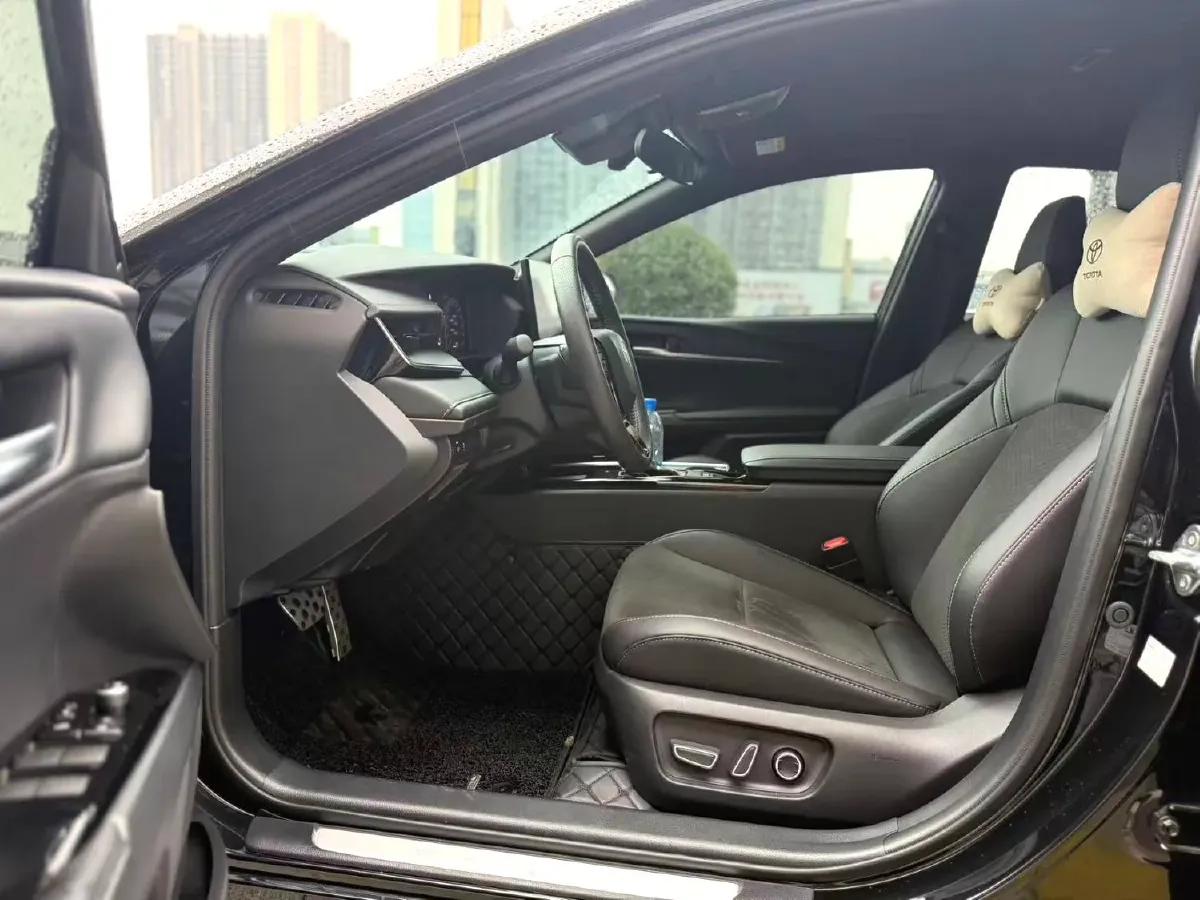 2024 Toyota Camry 2.0L 152HP L4 E-CVT Hybrid,autocango,china used car exporter,china ev exporter,chinese used car exporter,chinese used ev exporter