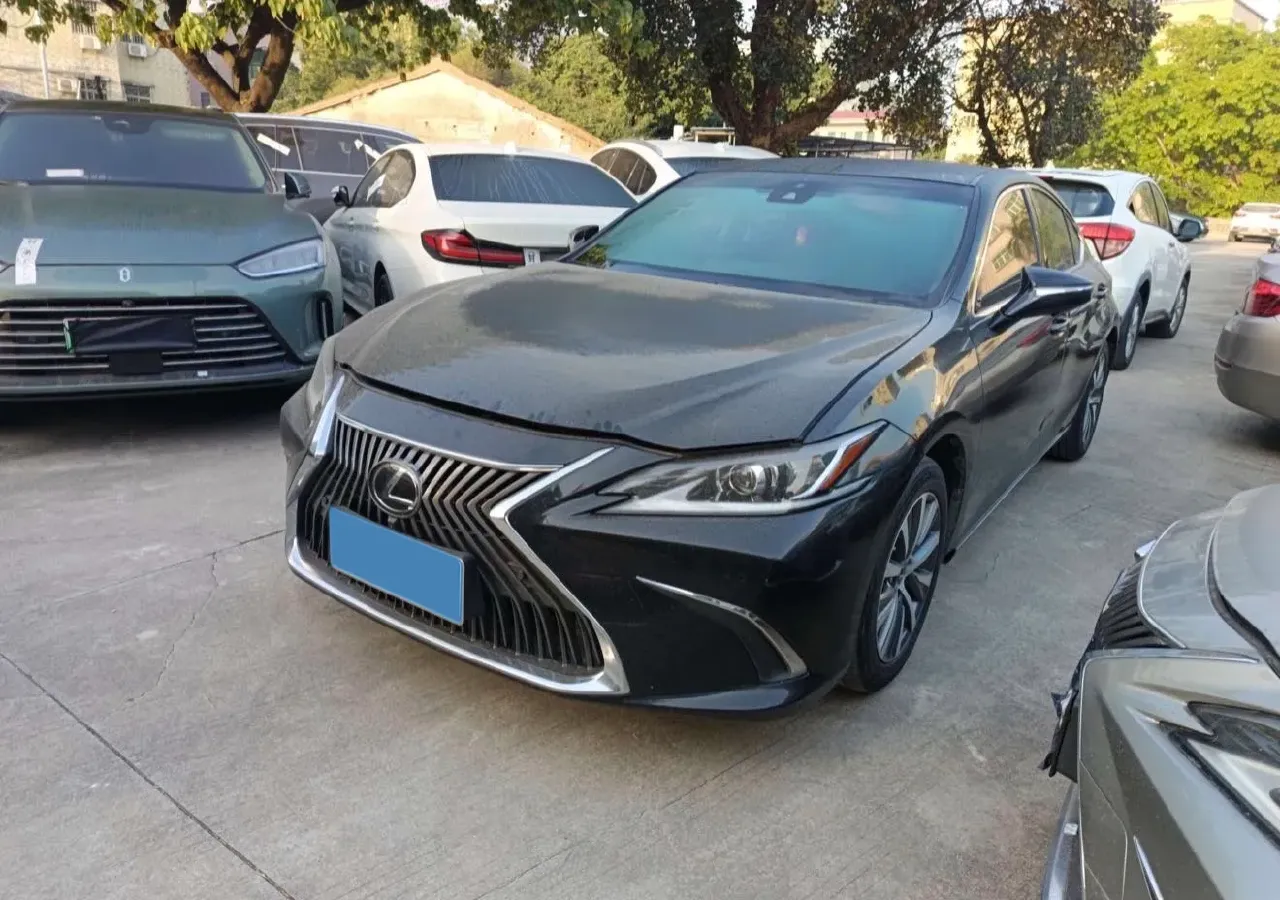 2020 Lexus ES 2.0L 173HP L4 CVT,autocango,china used car exporter,china ev exporter,chinese used car exporter,chinese used ev exporter