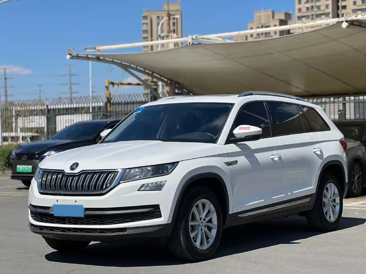 2019 Buick EnvisionPlus 1.5T 169HP L4 7DCT,autocango,china used car exporter,china ev exporter,chinese used car exporter,chinese used ev exporter