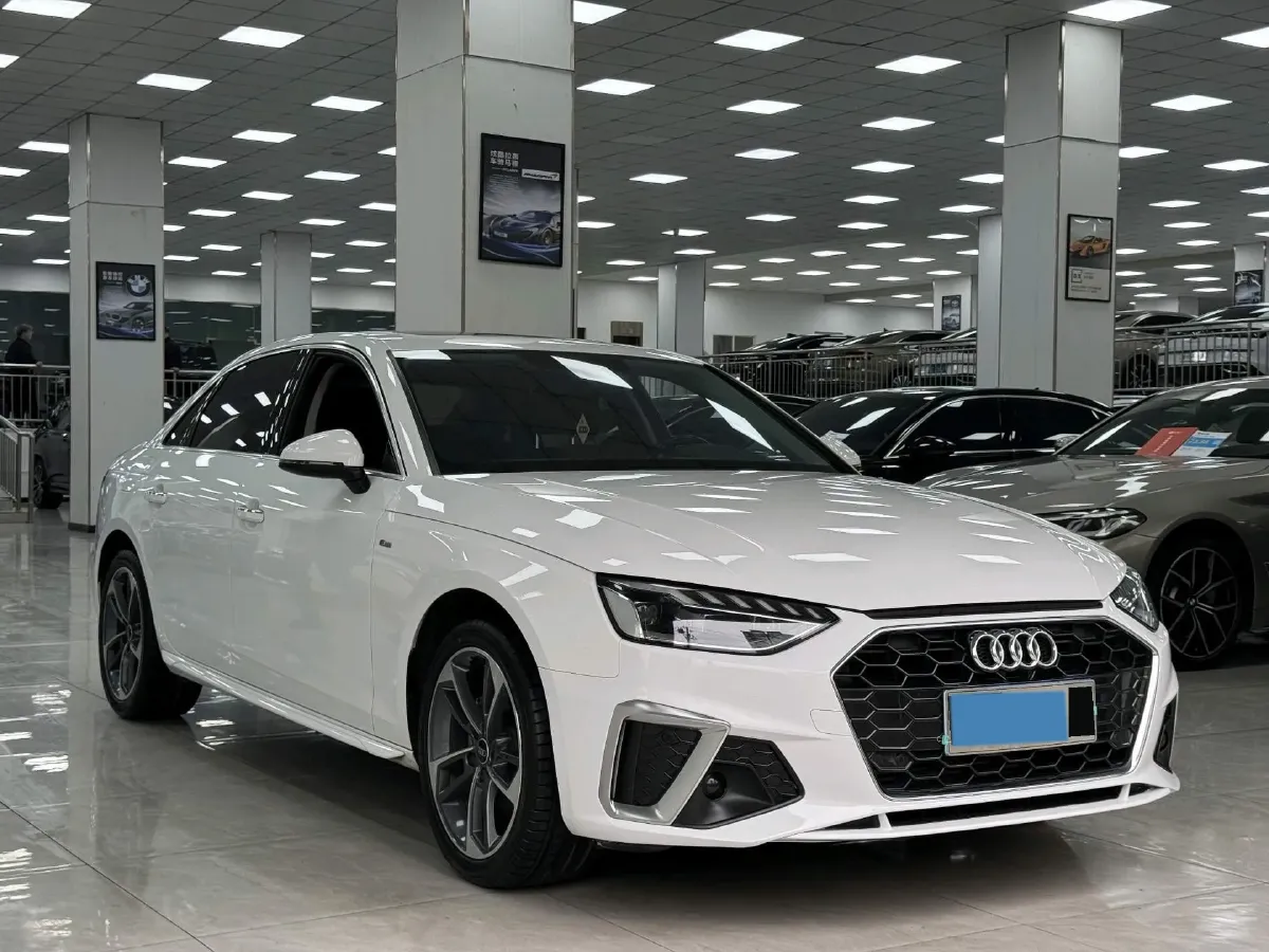 2023 Audi A4L 2.0T 190HP L4 7DCT,autocango,china used car exporter,china ev exporter,chinese used car exporter,chinese used ev exporter