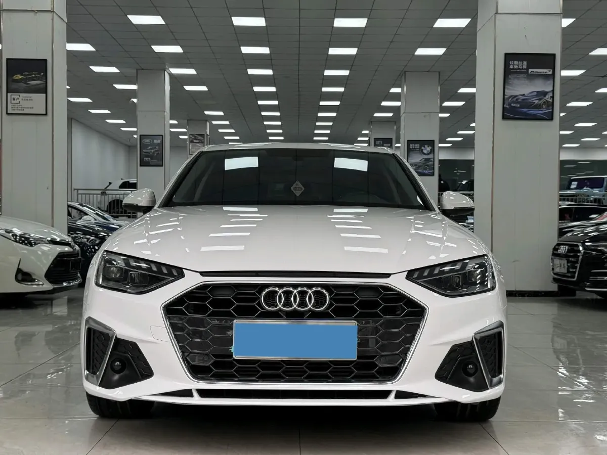2023 Audi A4L 2.0T 190HP L4 7DCT,autocango,china used car exporter,china ev exporter,chinese used car exporter,chinese used ev exporter