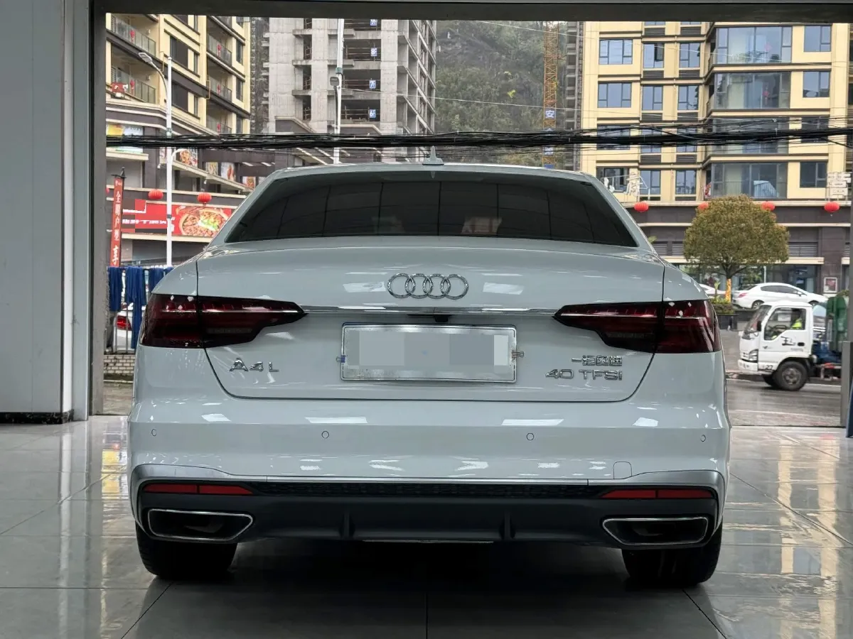 2023 Audi A4L 2.0T 190HP L4 7DCT,autocango,china used car exporter,china ev exporter,chinese used car exporter,chinese used ev exporter