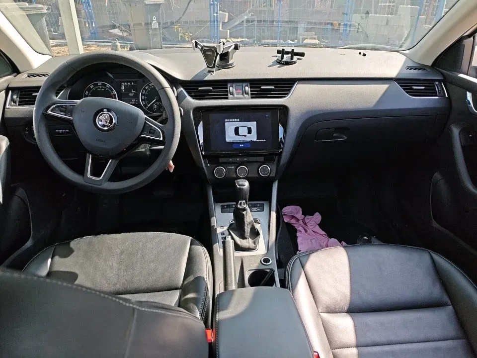 2019 Skoda Octavia 1.5L 116HP L4 6AT,autocango,china used car exporter,china ev exporter,chinese used car exporter,chinese used ev exporter