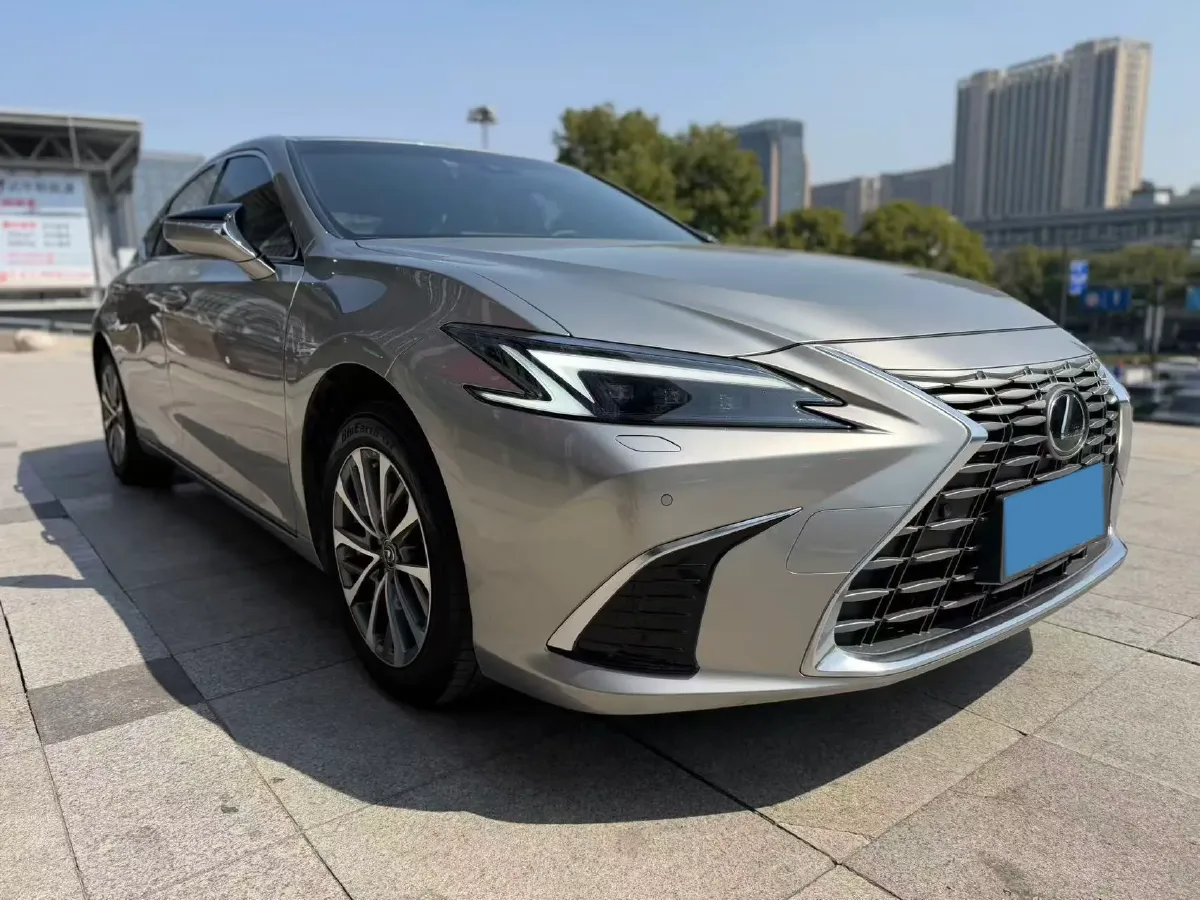 2025 Lexus ES 2.0L 173HP L4 CVT,autocango,china used car exporter,china ev exporter,chinese used car exporter,chinese used ev exporter