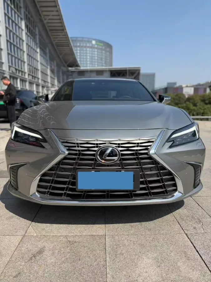 2025 Lexus ES 2.0L 173HP L4 CVT,autocango,china used car exporter,china ev exporter,chinese used car exporter,chinese used ev exporter