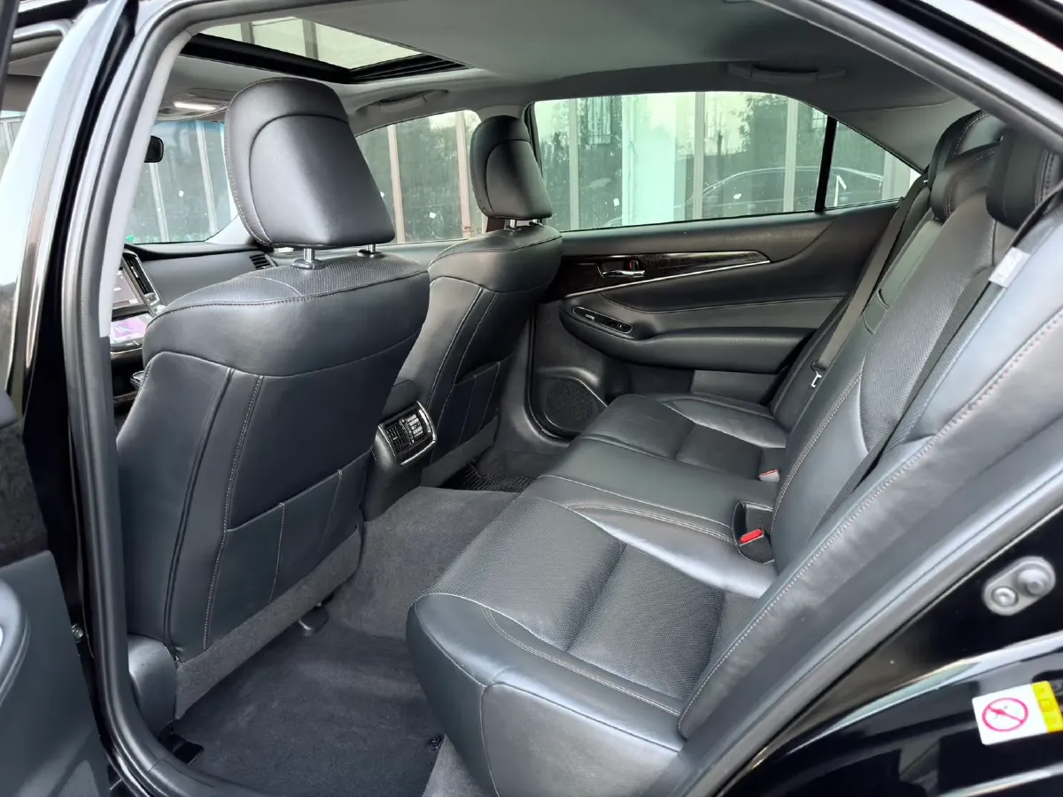 2018 Infiniti Q50L 2.0T 211HP L4 7AT,autocango,china used car exporter,china ev exporter,chinese used car exporter,chinese used ev exporter