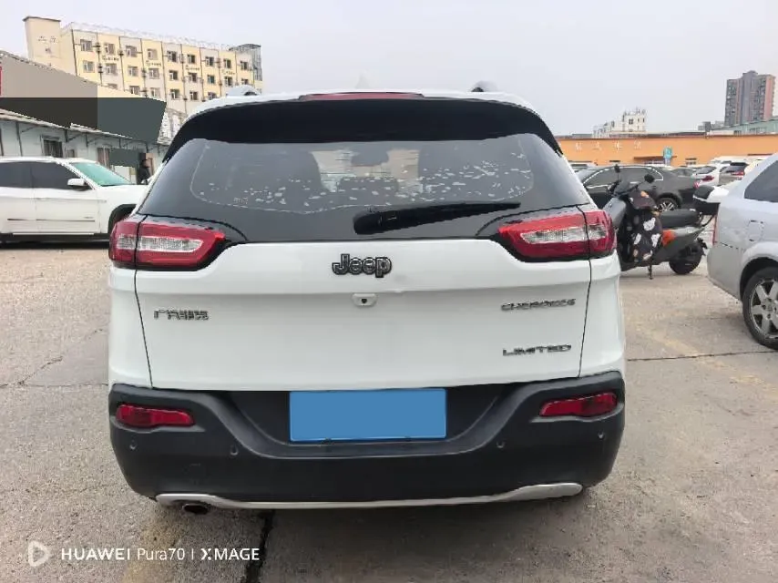 2019 Jeep Cherokee 2.0L 148HP L4 9AT,autocango,china used car exporter,china ev exporter,chinese used car exporter,chinese used ev exporter