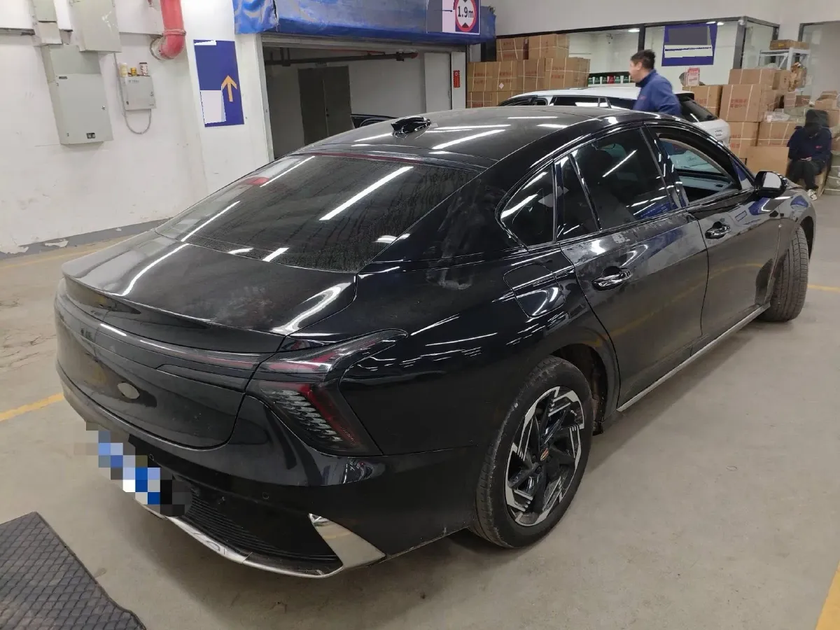 2023 HongQi H6 2.0T 224HP L4 8AT,autocango,china used car exporter,china ev exporter,chinese used car exporter,chinese used ev exporter