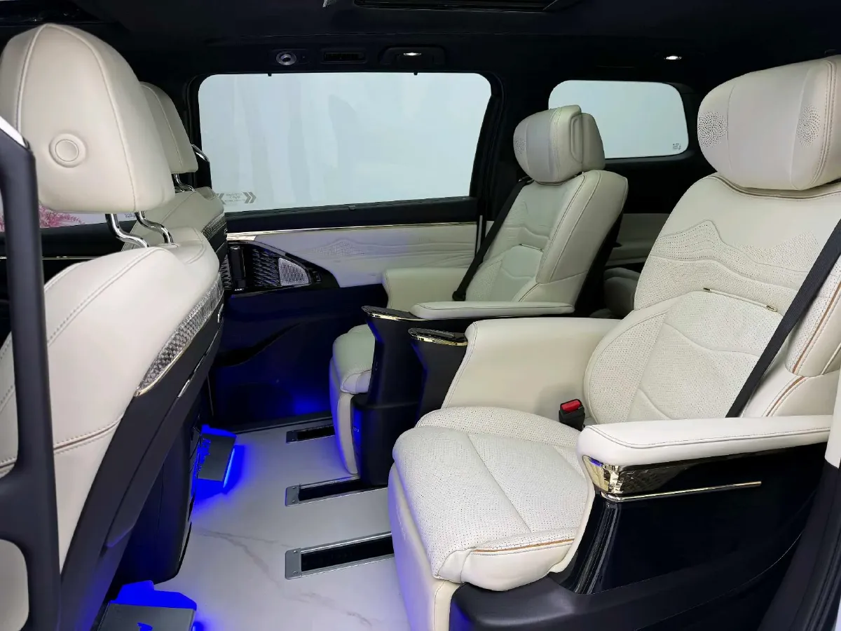 2023 GAC Trumpchi M8 2.0T 252HP L4 8AT,autocango,china used car exporter,china ev exporter,chinese used car exporter,chinese used ev exporter