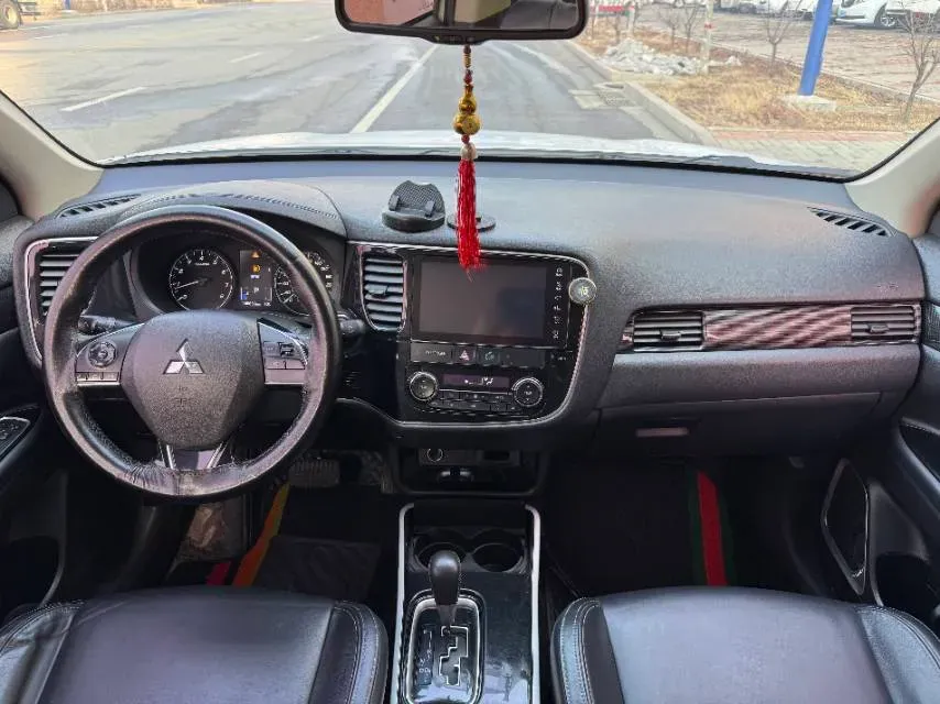 2019 Mitsubishi Outlander 2.0L 166HP L4 CVT,autocango,china used car exporter,china ev exporter,chinese used car exporter,chinese used ev exporter