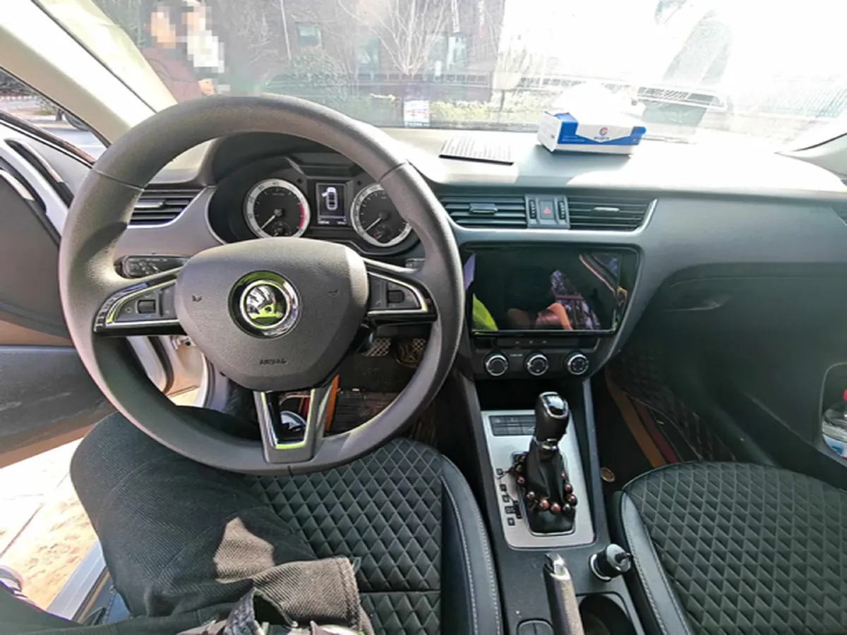 2019 Skoda Octavia 1.4T 150HP L4 7DCT,autocango,china used car exporter,china ev exporter,chinese used car exporter,chinese used ev exporter