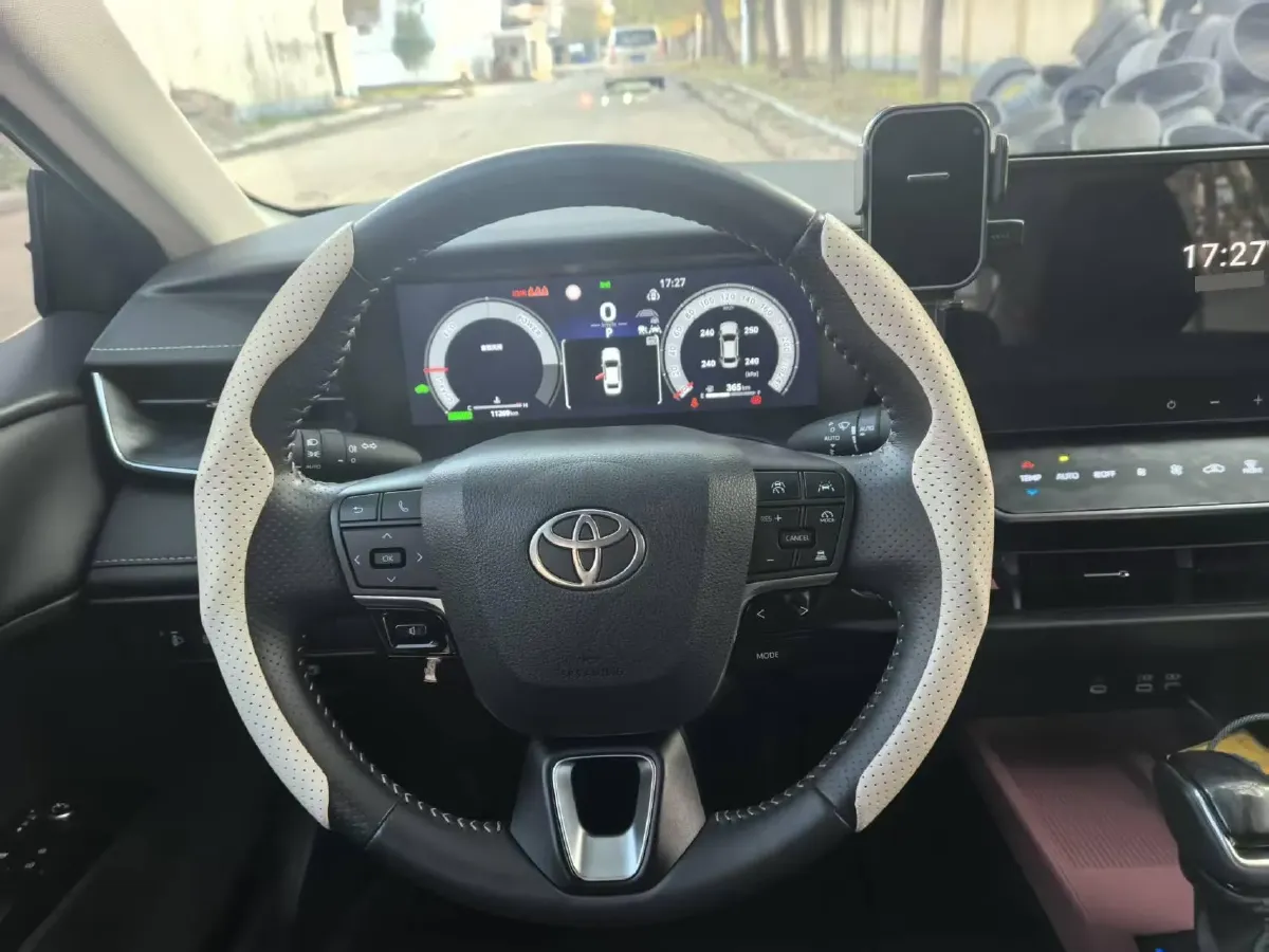 2024 Toyota Camry 2.0L 152HP L4 E-CVT Hybrid,autocango,china used car exporter,china ev exporter,chinese used car exporter,chinese used ev exporter