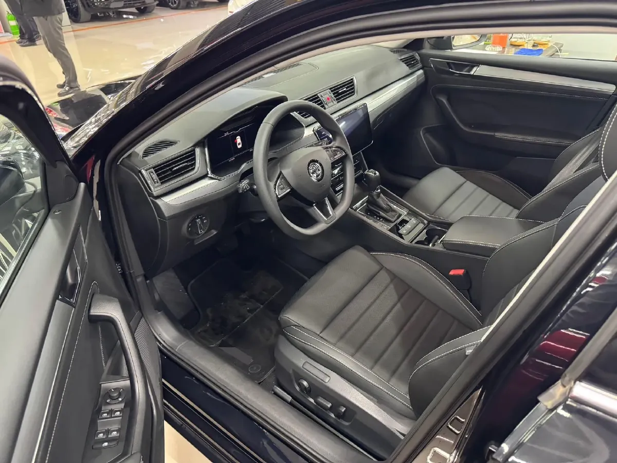 2023 Skoda Superb 1.4T 150HP L4 7DCT,autocango,china used car exporter,china ev exporter,chinese used car exporter,chinese used ev exporter