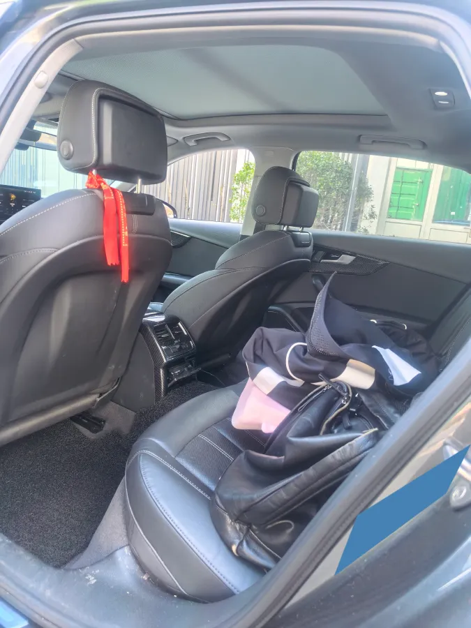 2020 Audi A4L 2.0T 190HP L4 7DCT,autocango,china used car exporter,china ev exporter,chinese used car exporter,chinese used ev exporter