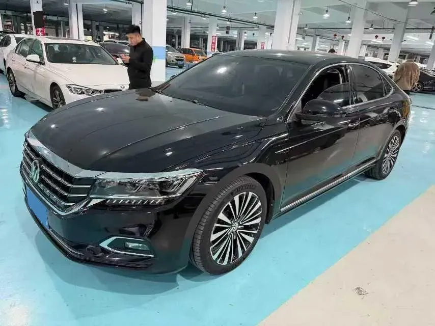 2019 Volkswagen Passat 2.0T 186HP L4 7DCT,autocango,china used car exporter,china ev exporter,chinese used car exporter,chinese used ev exporter