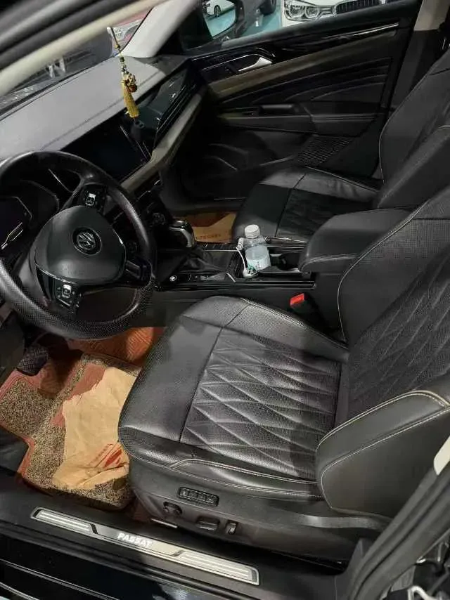 2019 Volkswagen Passat 2.0T 186HP L4 7DCT,autocango,china used car exporter,china ev exporter,chinese used car exporter,chinese used ev exporter