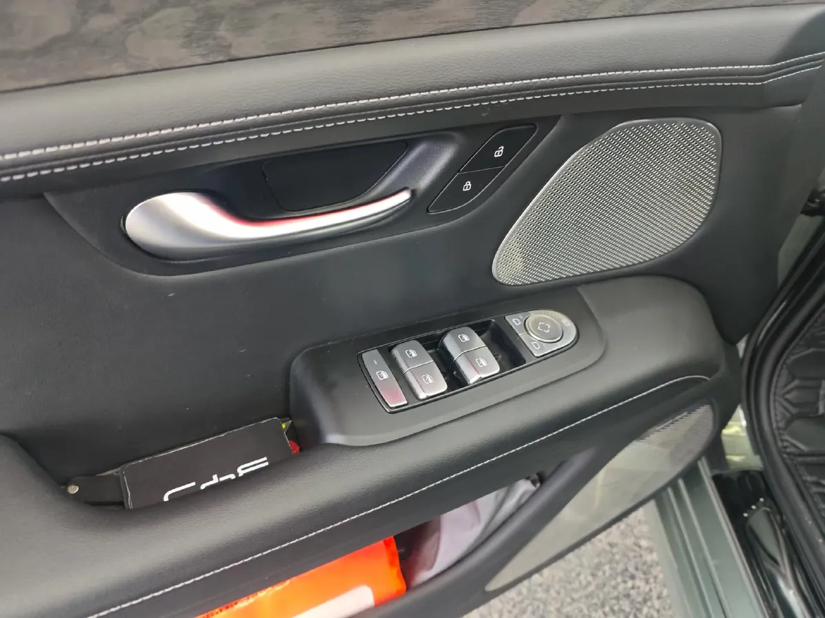 2022 Isuzu Mu-X 2.0T 220HP L4 8AT,autocango,china used car exporter,china ev exporter,chinese used car exporter,chinese used ev exporter