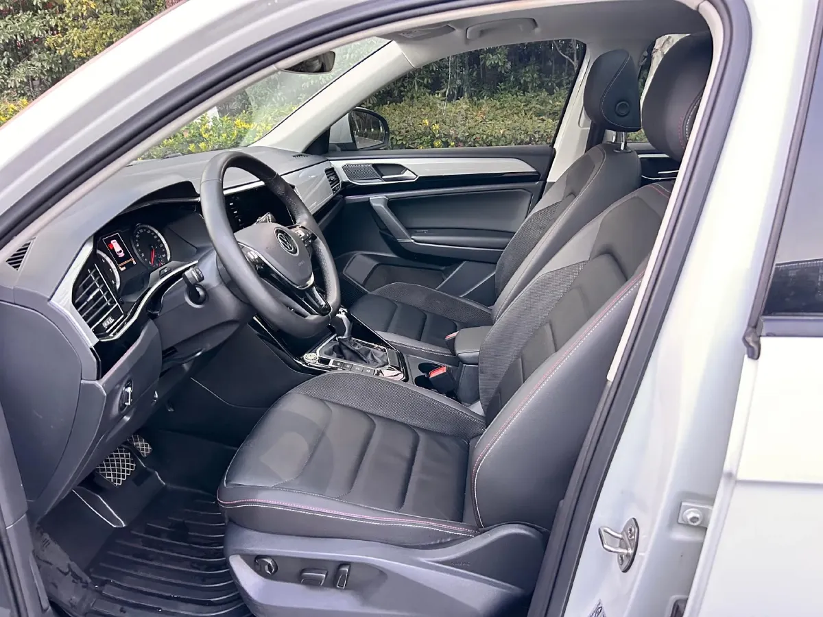 2021 Volkswagen Tayron 2.0T 186HP L4 7DCT,autocango,china used car exporter,china ev exporter,chinese used car exporter,chinese used ev exporter