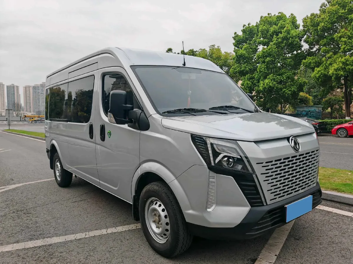 2023 MAXUS XinTu V70 2.0T 125HP L4 6MT,autocango,china used car exporter,china ev exporter,chinese used car exporter,chinese used ev exporter