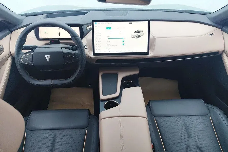 2022 DongFeng Forthing LingZhi EV BEV 68.4KWH,autocango,china used car exporter,china ev exporter,chinese used car exporter,chinese used ev exporter