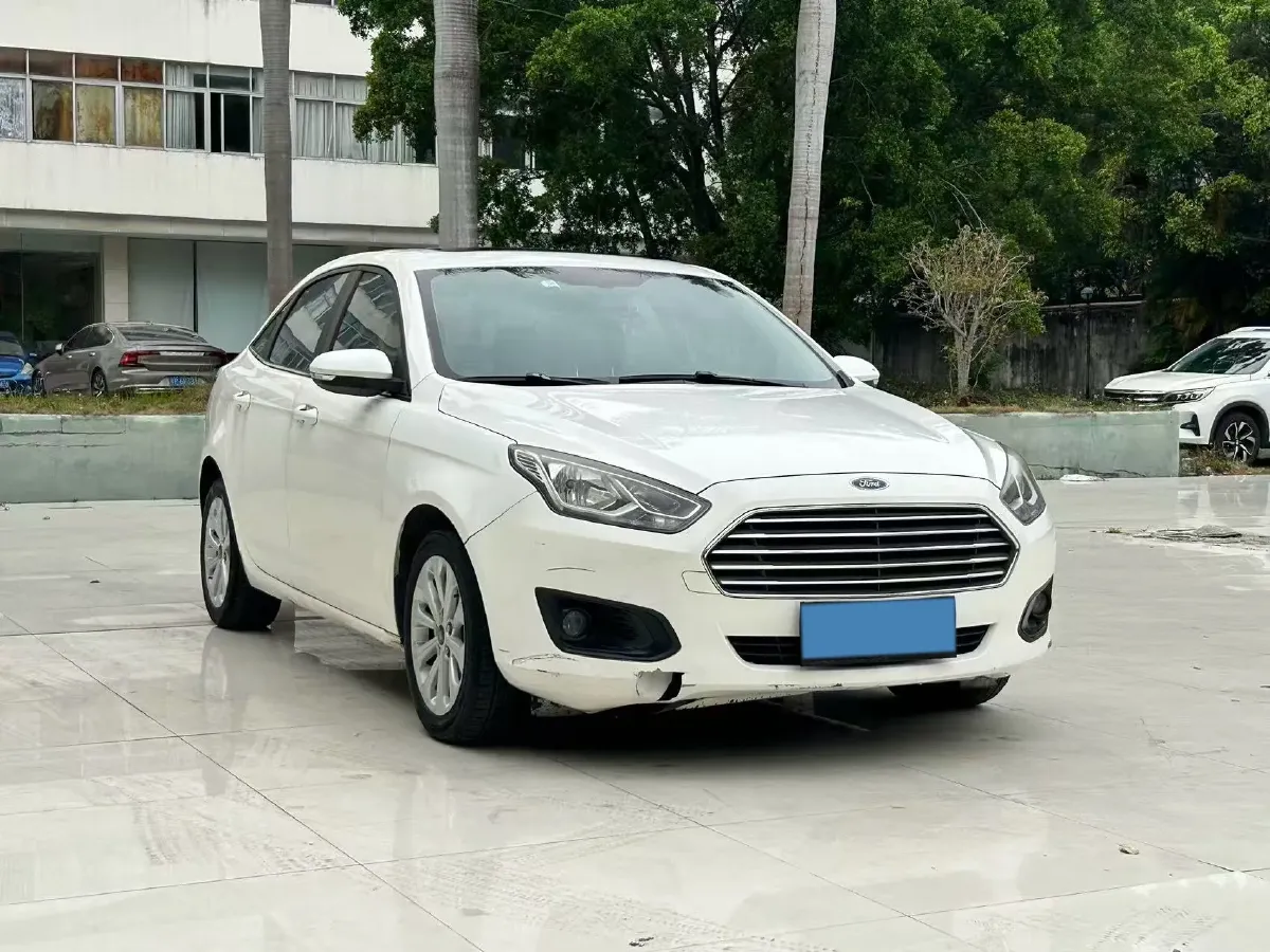 2017 Ford Escort 1.5L 113HP L4 6AT,autocango,china used car exporter,china ev exporter,chinese used car exporter,chinese used ev exporter