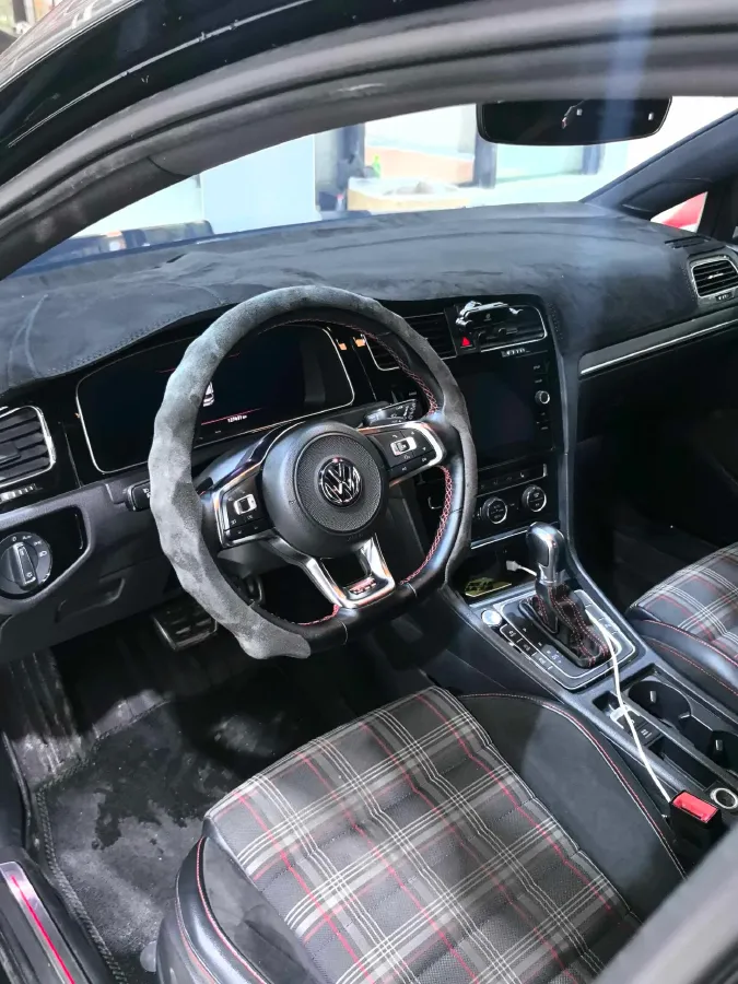 2015 Volkswagen Golf 1.4T 150HP L4 5MT,autocango,china used car exporter,china ev exporter,chinese used car exporter,chinese used ev exporter