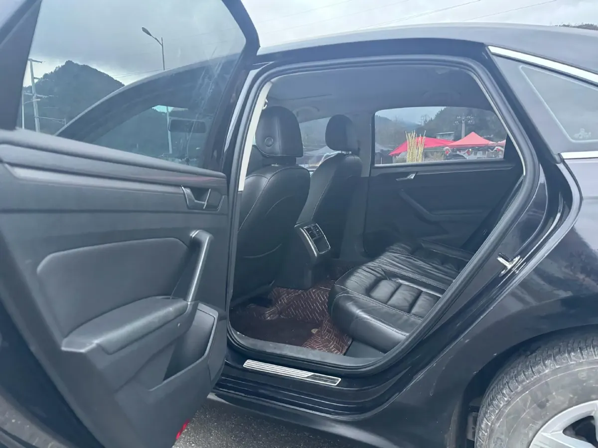 2017 Volkswagen Passat 1.8T 180HP L4 7DCT,autocango,china used car exporter,china ev exporter,chinese used car exporter,chinese used ev exporter