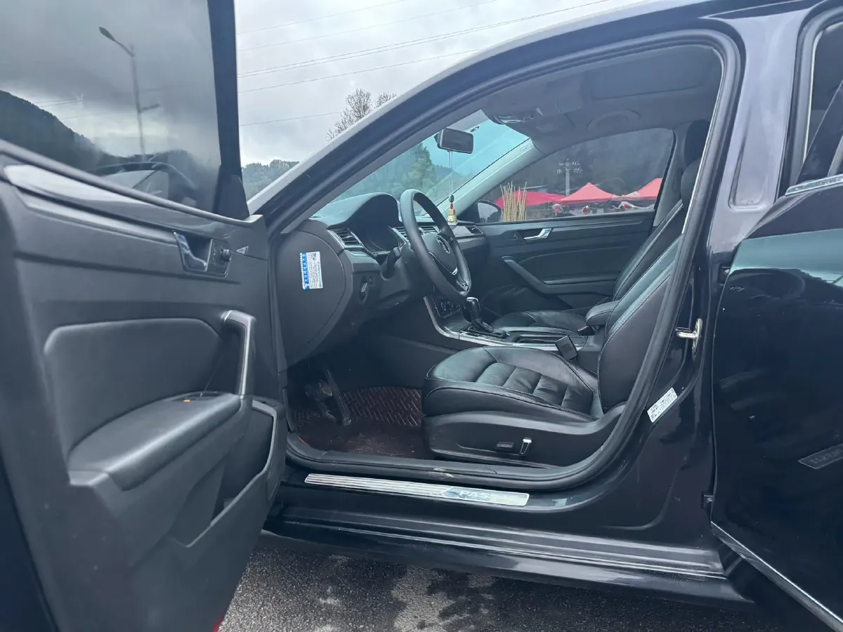 2017 Volkswagen Passat 1.8T 180HP L4 7DCT,autocango,china used car exporter,china ev exporter,chinese used car exporter,chinese used ev exporter