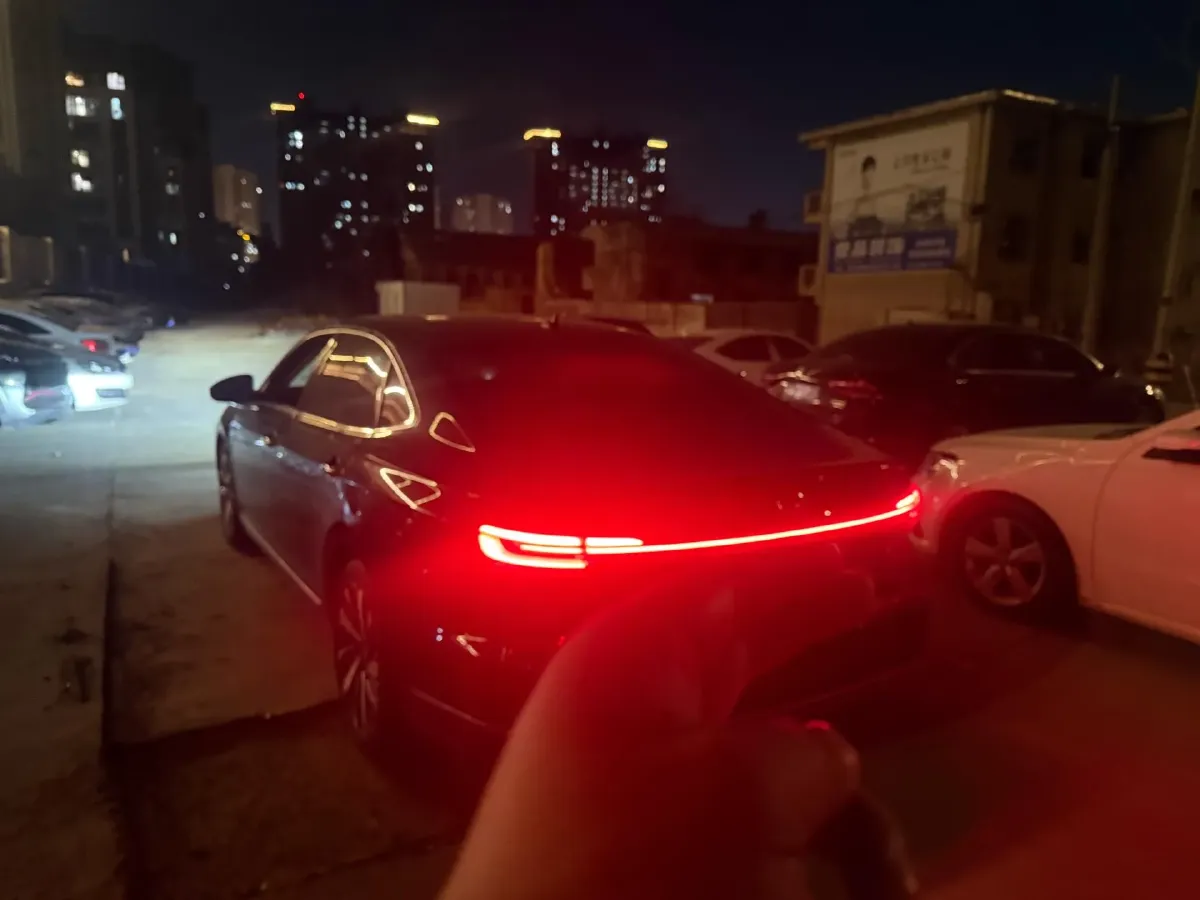 2023 Volkswagen Passat 2.0T 220HP L4 7DCT,autocango,china used car exporter,china ev exporter,chinese used car exporter,chinese used ev exporter