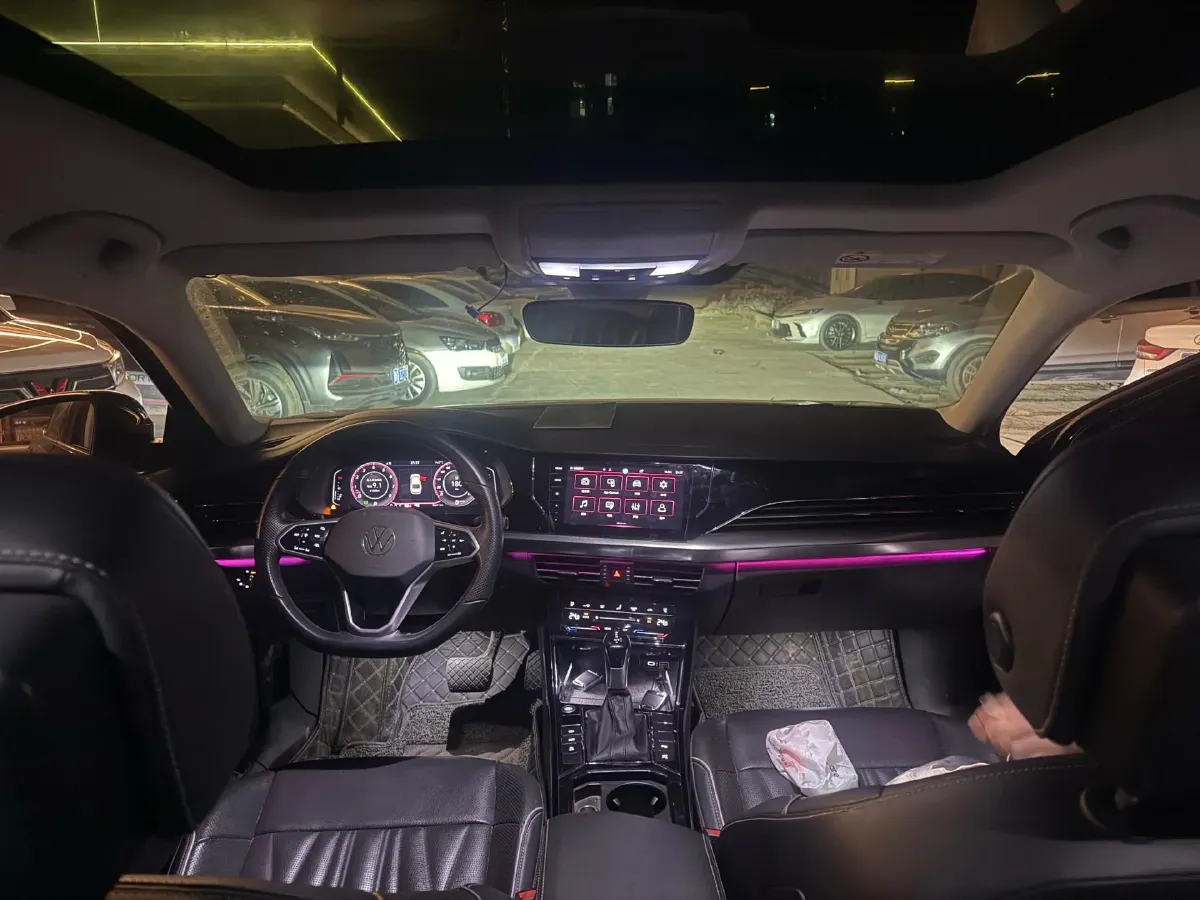 2023 Volkswagen Passat 2.0T 220HP L4 7DCT,autocango,china used car exporter,china ev exporter,chinese used car exporter,chinese used ev exporter