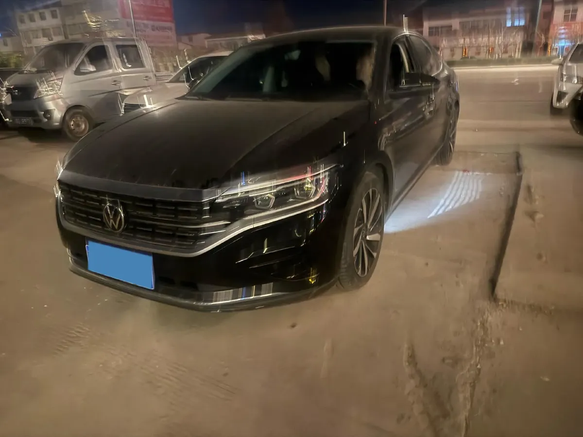 2023 Volkswagen Passat 2.0T 220HP L4 7DCT,autocango,china used car exporter,china ev exporter,chinese used car exporter,chinese used ev exporter