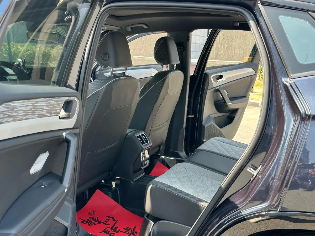 2023 Volkswagen Tayron X 2.0T 220HP L4 7DCT,autocango,china used car exporter,china ev exporter,chinese used car exporter,chinese used ev exporter