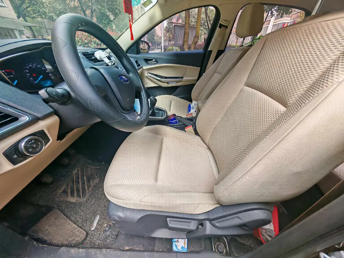 2017 Ford Escort 1.5L 113HP L4 5MT,autocango,china used car exporter,china ev exporter,chinese used car exporter,chinese used ev exporter