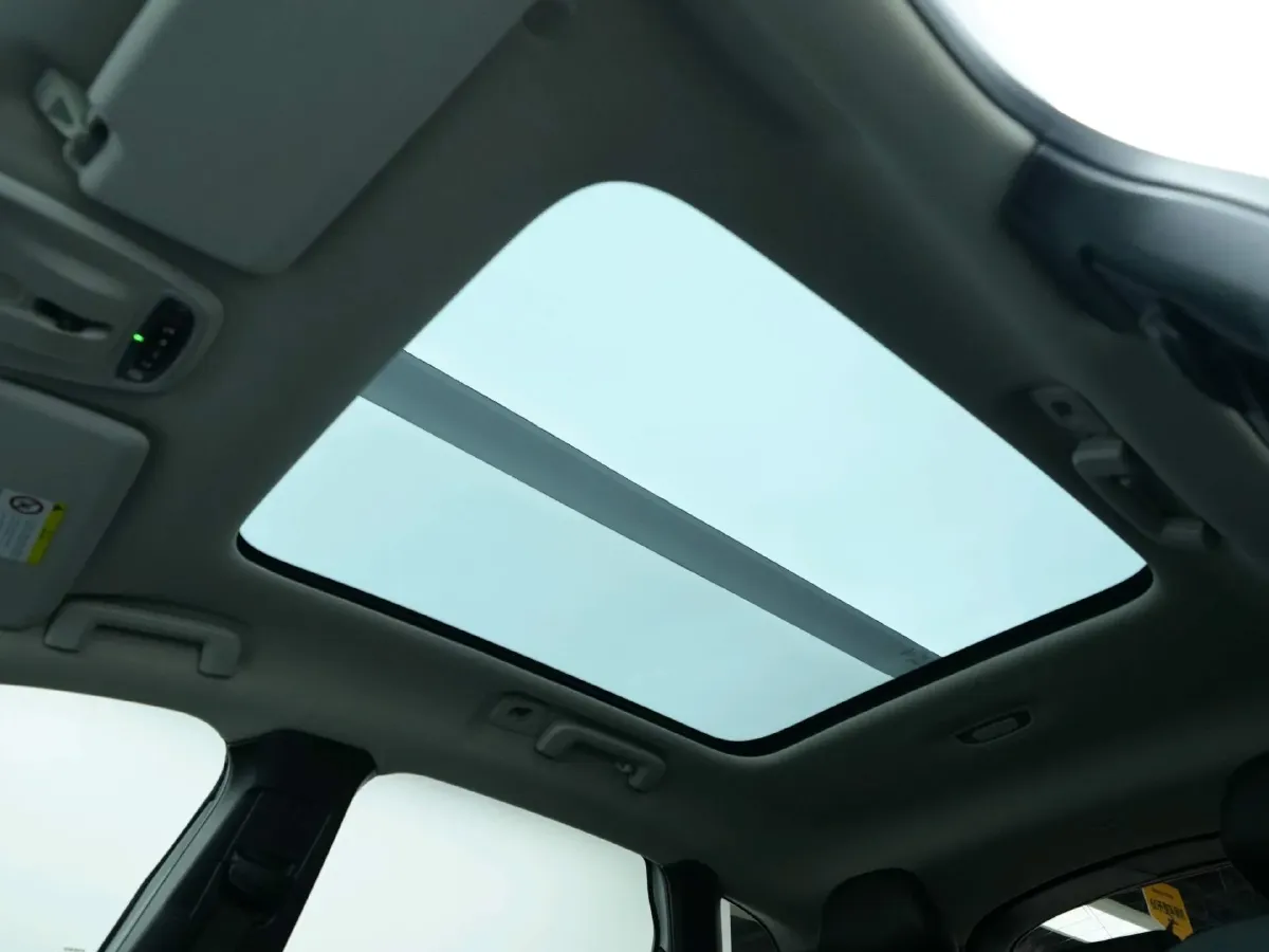 2019 Volvo V40 1.5T 152HP L4 6AT,autocango,china used car exporter,china ev exporter,chinese used car exporter,chinese used ev exporter